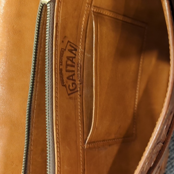 Gaitan Vintage Tooled Leather Purse - Picture 8 of 16